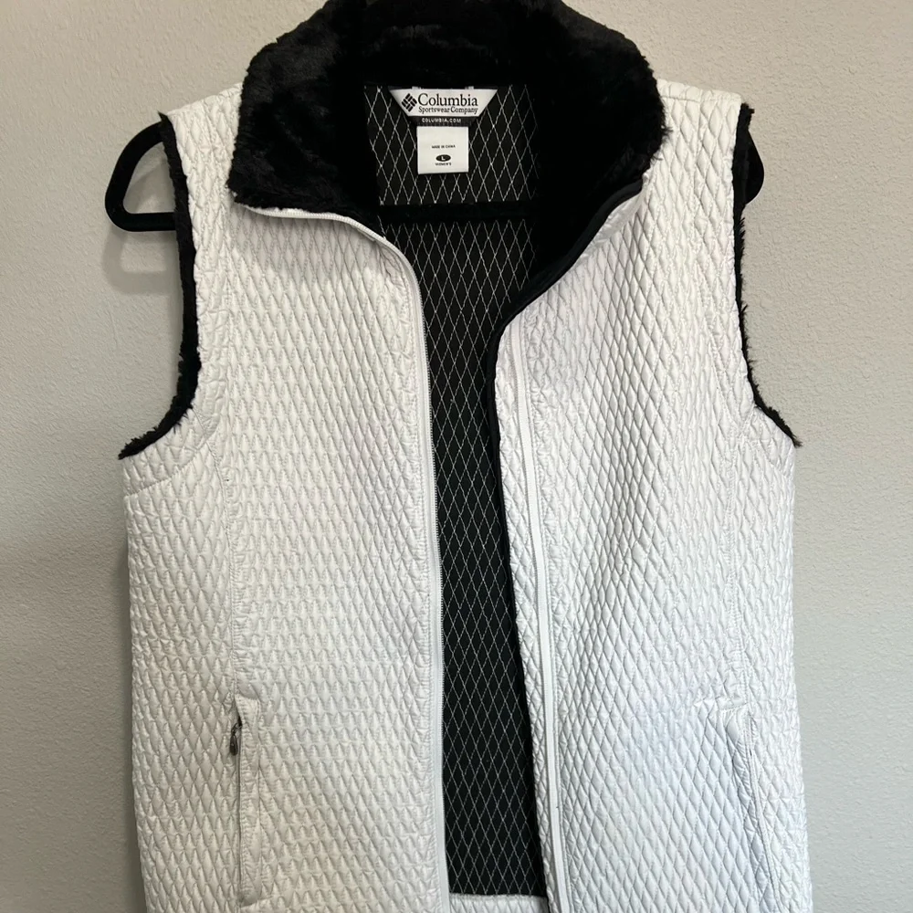 Columbia White Vest - Picture 12 of 12